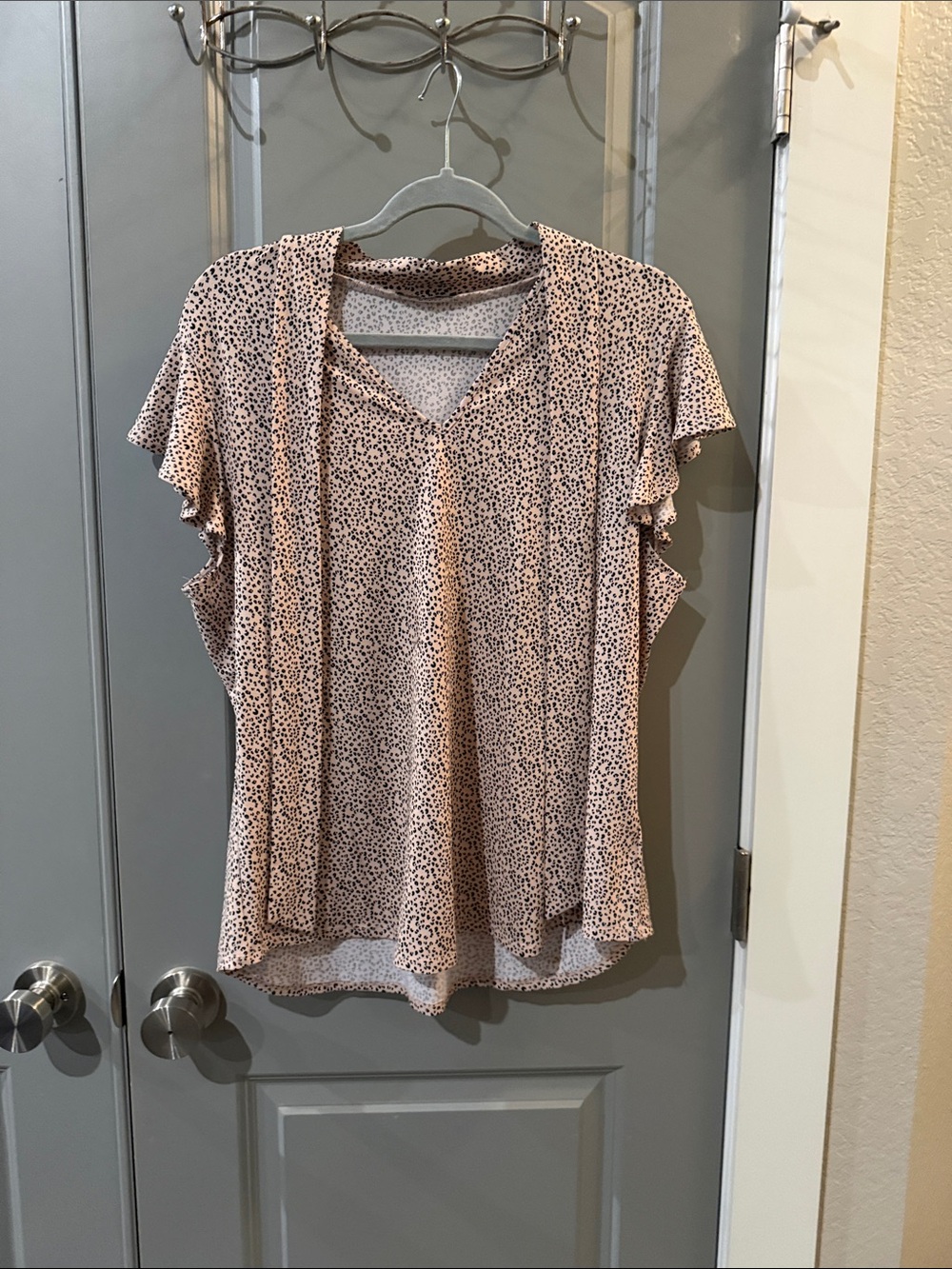 Adrianna Papell Blush Pink Dot V-Neck Flutter Sleeve Top